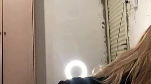 comeu o cu da pequena enteada minha mulher saiu pra da o cu e me deixo sozinho com ela sex toy