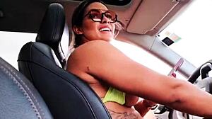 Wow! Stiefzoon Vagninho Komt in Mijn Kont Buiten—Overlopend!