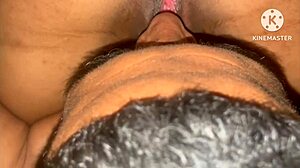 sentando gostoso no corninho com tattoo, detalhado e sensual