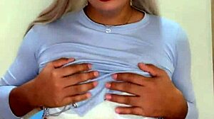 Rica Transexual Tetas Peque�as Pajeando