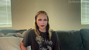 Sexy Hanah Quinn Comes Over For Therapy