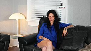 Jazmin Gets to Know Her Interview in Sexy Casting