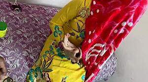 देसी विलेजर भाभी हिंदी ऑडियो के साथ रैंच पॉर्न वीडियो में हार्ड फक्स करती है