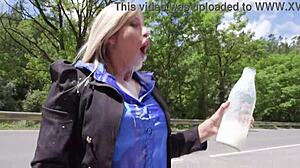 Сесията с млекопродавача с Пи Рия Сън беше дива 5 на 1 душ акция