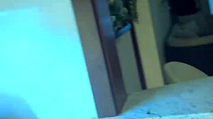 Alice negros in kitchen, pleasing her stirring boyfriend