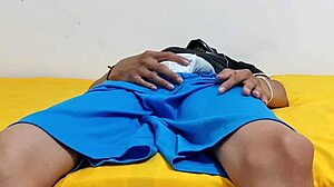 Masturbating that huge cock up close 😏