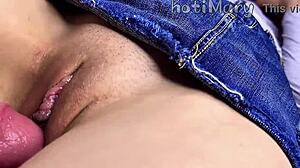 Bliski plan rżnięcia chętnej macochy cipki z cum w środku?