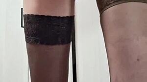 Tall teen mistress Elza Kom dominates with balloons and feet