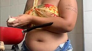 On Live, Zipper Down, Craving to Show My Pussy