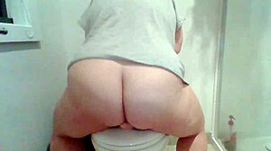 Bbw Slut Fucks Her Dildo Hard And Cums With Big Ass Toys!