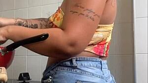 On Live, Zipper Down, Craving to Show My Pussy