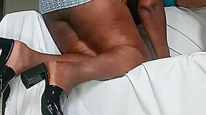 sexy thick babe flaunts her pretty lips