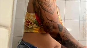 On Live, Zipper Down, Craving to Show My Pussy