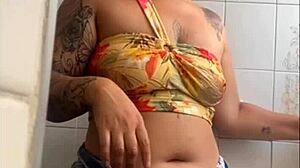 On Live, Zipper Down, Craving to Show My Pussy