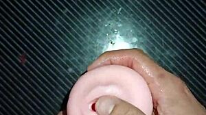 Kissy gives mamada and then fills her entrance with leche in wild sex.