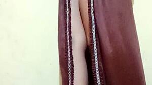 Desi bhabhi Silpa got her pussy wet by massaging it