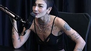 Caroleta Roots takes control in thrilling erotic video