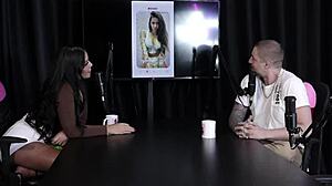 Teasing Swingers Reveal Breasts And Pussy In Intimate Jerk-Off Game On Tinder.