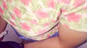 Mis amigos estaban cogiendo en los cuartos y me tuve que coger en el baño de una casa a la morrita enfiestada en una fiesta de compas