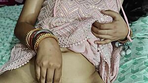 Wow, sauteli behen took bhai’s long rod in her wet slit! 😍