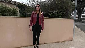 Beautiful Pam and M�lia SHARE a DICK for HARD FUCKING.