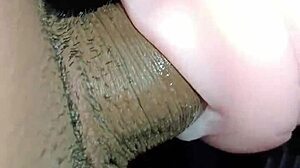 Kissy gives mamada and then fills her entrance with leche in wild sex.