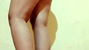 Shilpa Bhabhi's Voluptuous Body Beckons With Desire