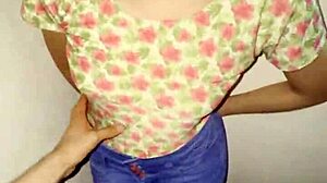 Mis amigos estaban cogiendo en los cuartos y me tuve que coger en el baño de una casa a la morrita enfiestada en una fiesta de compas