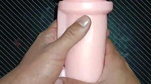 Kissy gives mamada and then fills her entrance with leche in wild sex.