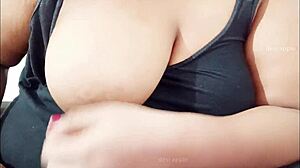 indian sexy girl flashes horny big tits