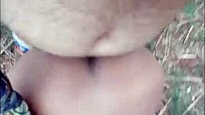 pequena caipira dança funk no canavial