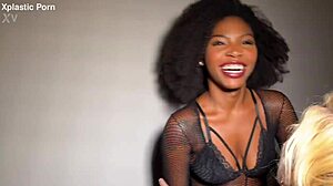 Duas Namoradas Kyara Hora and Russah in Hot Brazilian Lesbian Action