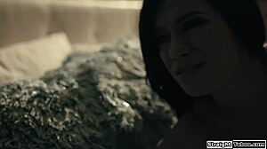 أقرر بين نيكك أو أخت الزوجة الساخنة