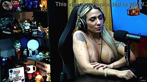 minha meia-irma tem buceta com pelinhos ruivos e cuzinho rosa tao irresistivel