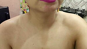 देसी भाभी हब्बी को धोखा देती है, देवर से किचन में चोदवाती है, ओह