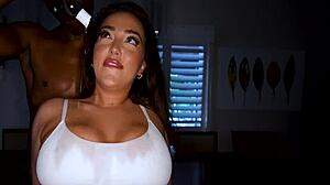 Damn! Sensual massage with Sudan Cassie Lenoir turns wild