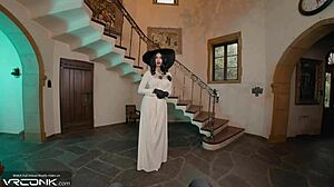 Cosplay Village: Dimitrescu rides and pleases in VR