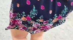 ميليف تعرض مؤخرة كبيرة برفع تنورتها في الشارع العام