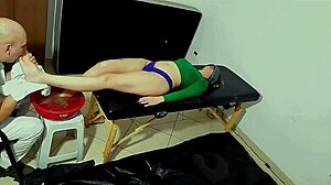 Delicious massage from a cunning masseuse, turning intimate