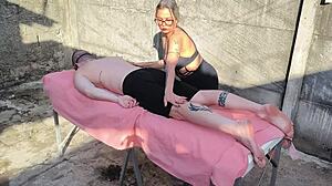 Massagem Ao Ar Livre Bora With Wet Milf Pussy Play