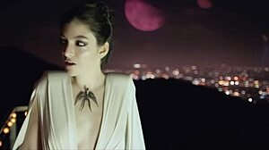 Disclosure performs magnets featuring lorde in emo goth style