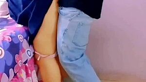 Par De Alumnos Mexicanos Calenturientos � No Tienen Para Condones Mucho Menos Para Motel �Cogen En La Sala Con La Familia De La Morra Alado