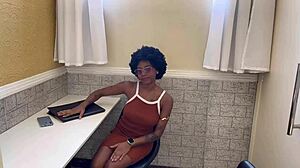 Fudendo Com A Recepcionista Da Academia?