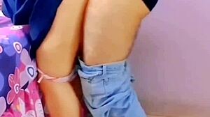 Par De Alumnos Mexicanos Calenturientos � No Tienen Para Condones Mucho Menos Para Motel �Cogen En La Sala Con La Familia De La Morra Alado