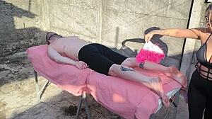 Massagem Ao Ar Livre Bora With Wet Milf Pussy Play
