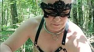 Francouzská otrokyně v lese na dogging a blowjob