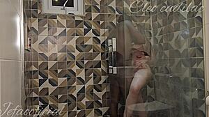 Cleo Cadillac Meu Amigo Veio Atrás De Mim No Banheiro Fodida No Pelo