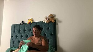 prima es infiel con sexo en casa cabalgando vaquera