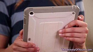 Beautiful Teen Lesbians Pussylicking On Couch With Trimmed Pussy Oral Cunilingus