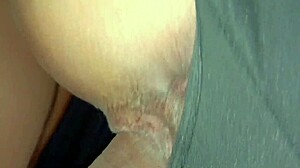 He makes her squirt with his cock in one-on-one amateur sex